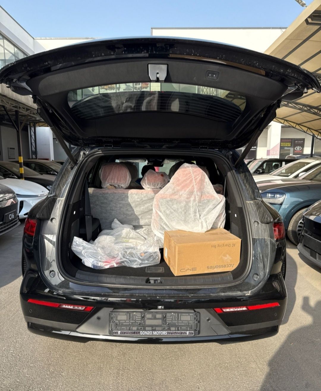 BYD Tang L 2 pozitsiya