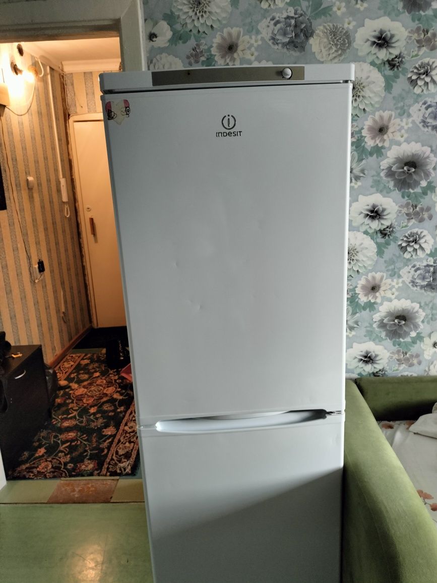 Холодильник, Indesit