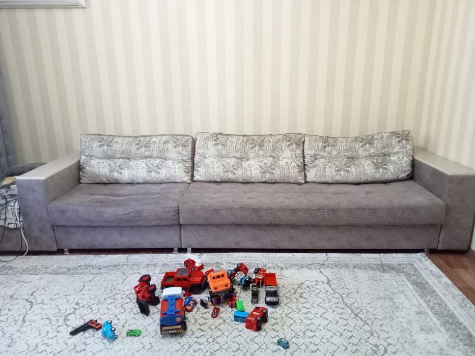 Продам диван 3,5 метра