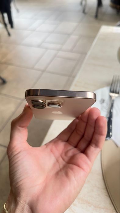 iPhone 16 pro max gold rose