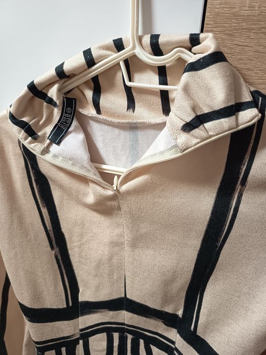 Продавам дамска блуза ALESSA