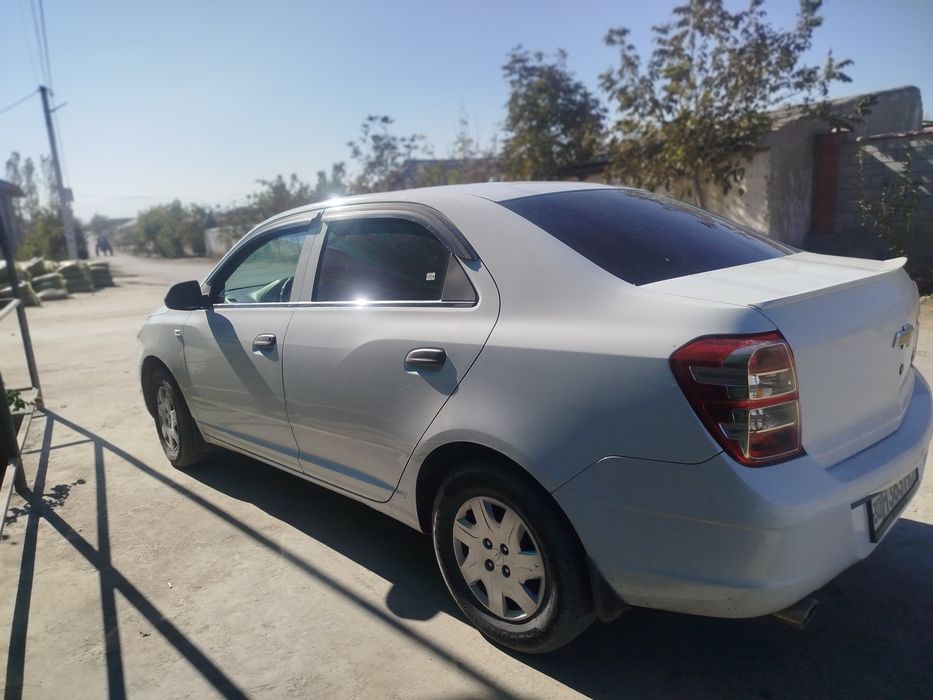 Mashina yangi chexollari bor