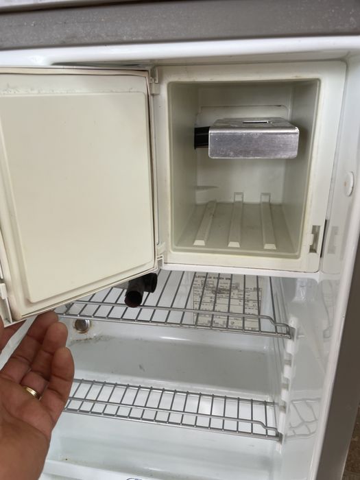 Frigider Electrolux  rulota - 12v , 220 v si gaz