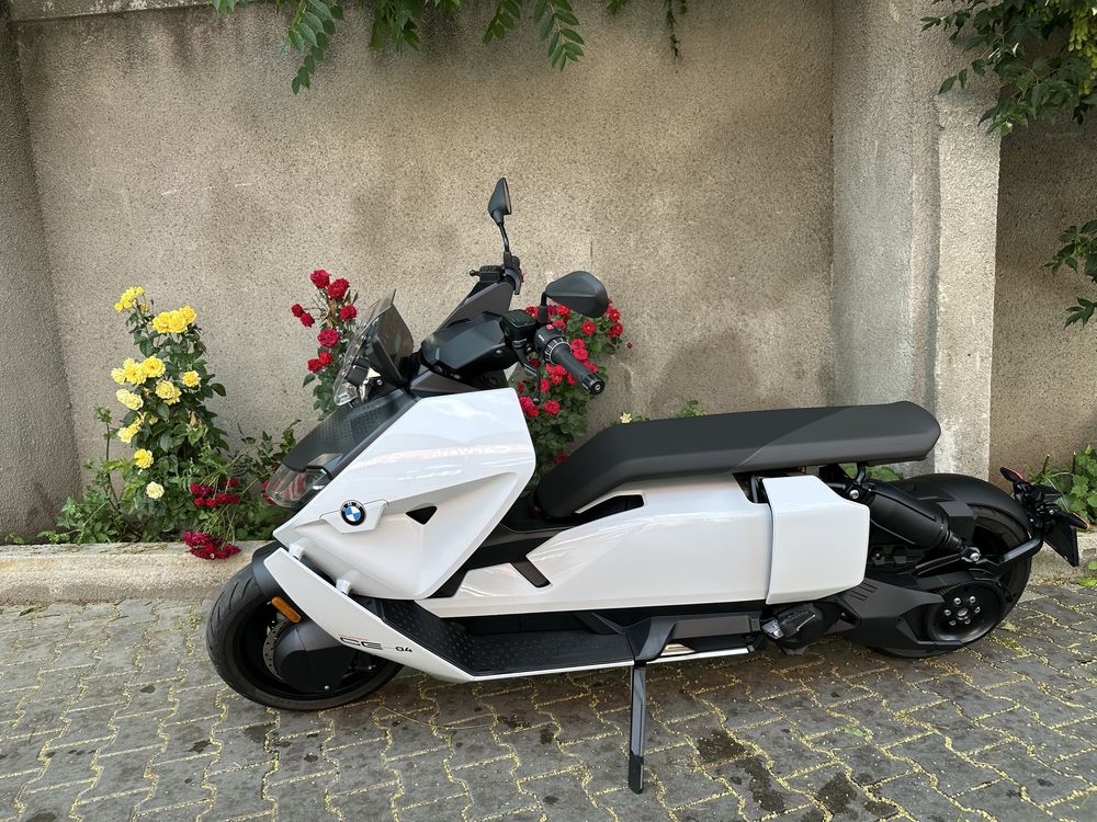 BMW CE 04 scuter electric NOU!