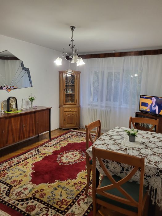 Închiriez apartament