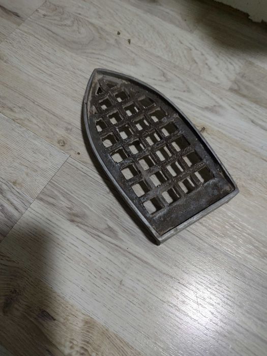 Ретро  работеща ютия
