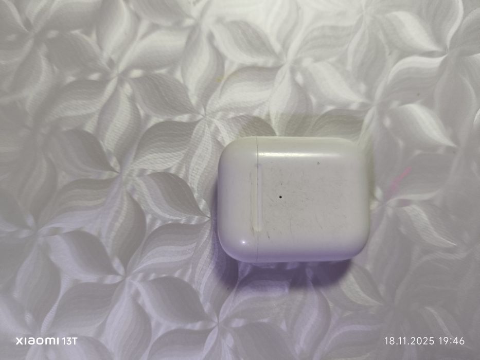 Продам кейс от аирподс 1