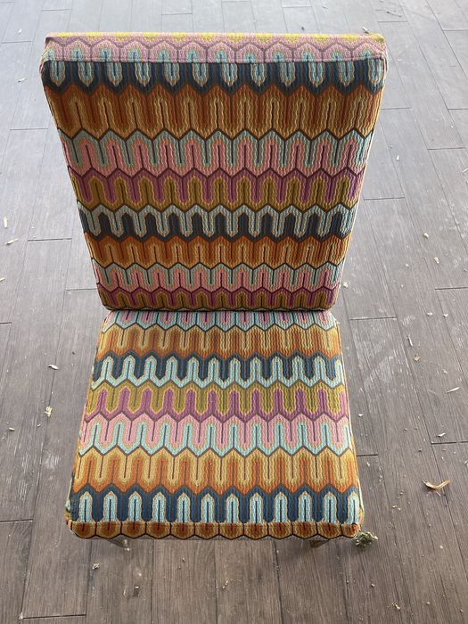 Столове от метал и дърво