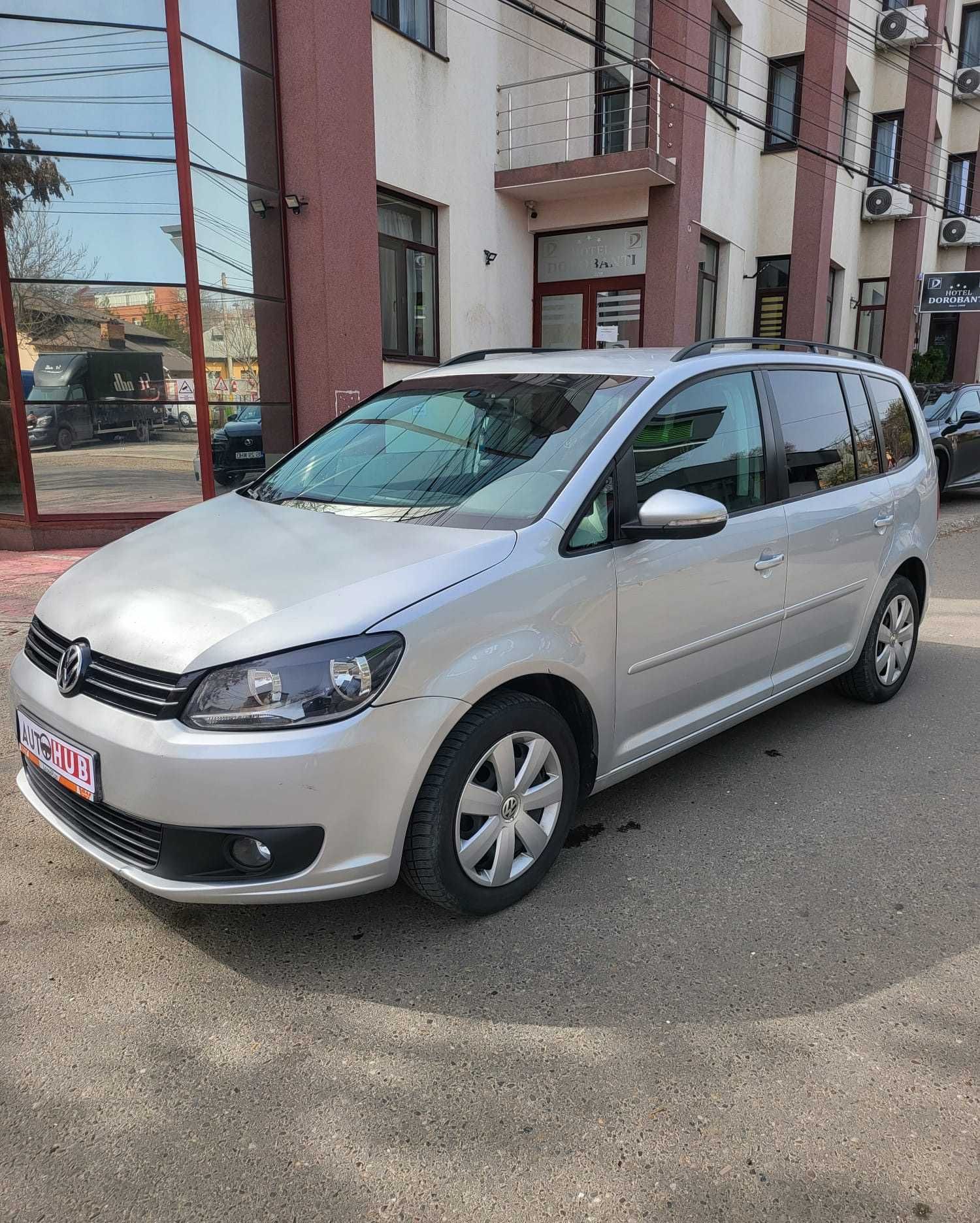 Volkswagen Touran 2012, 1.6 diesel, Automat