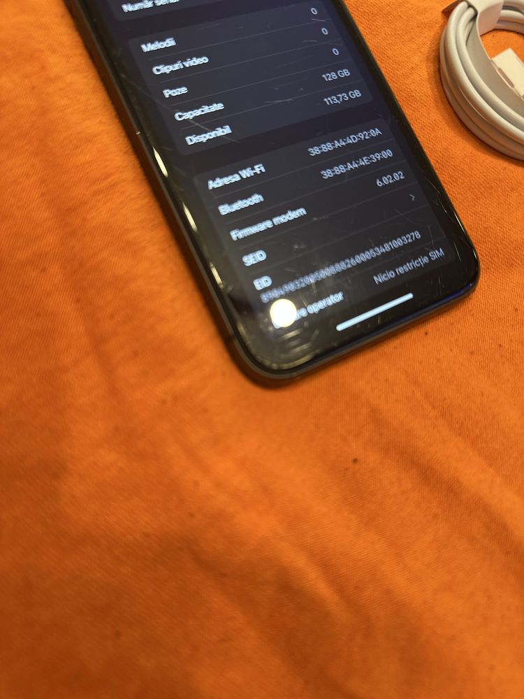 IPHONE 11 128gb neverlocked baterie 98% ,face id cu eroare