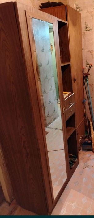 Продам парту школьную, тумбы стенку кровать