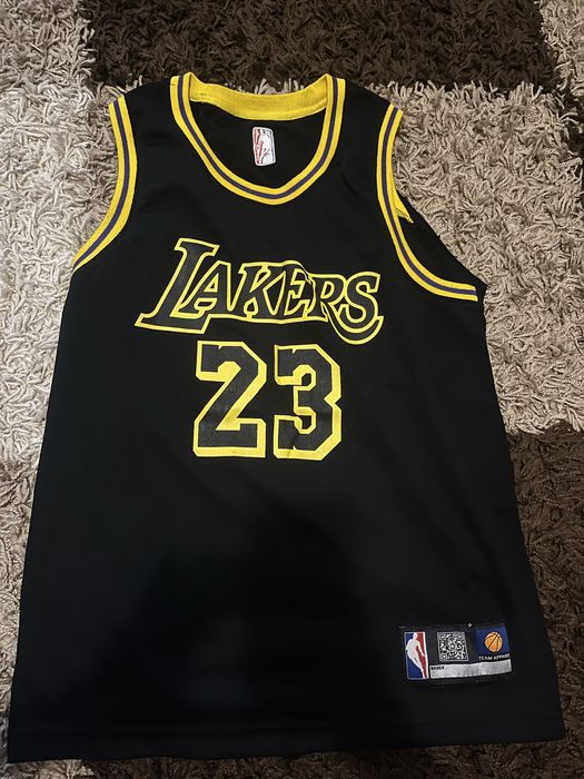 Tricou (nike jersey jordan puma adidas vans armani)