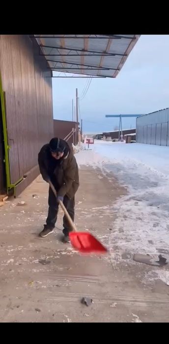 Снегоуборник прочный материала