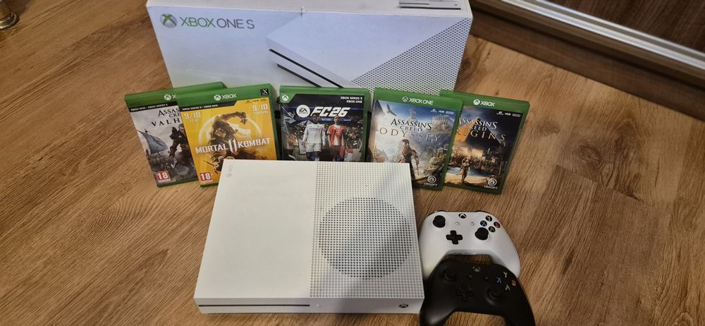 Xbox One S 1Tb cu 5 jocuri