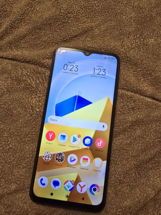 Продам телефон Poco M5