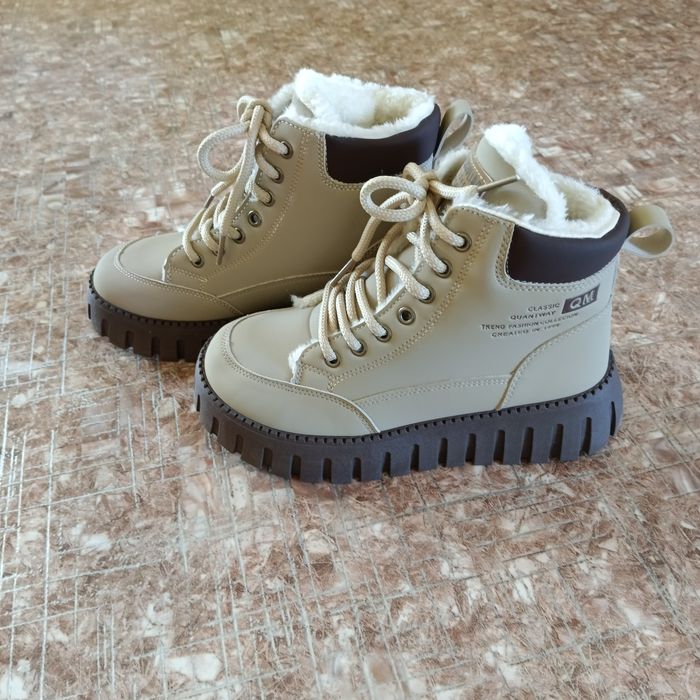 Продам новую зимнюю ботинку