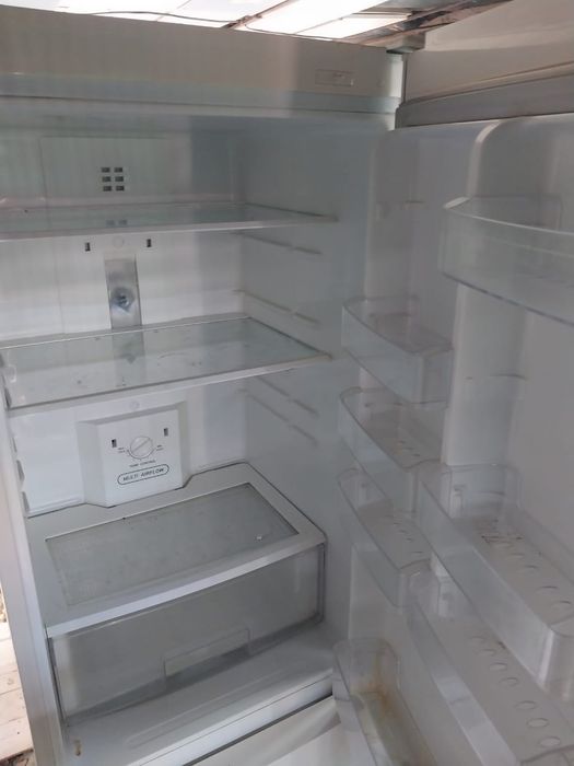 Холодильник LG .