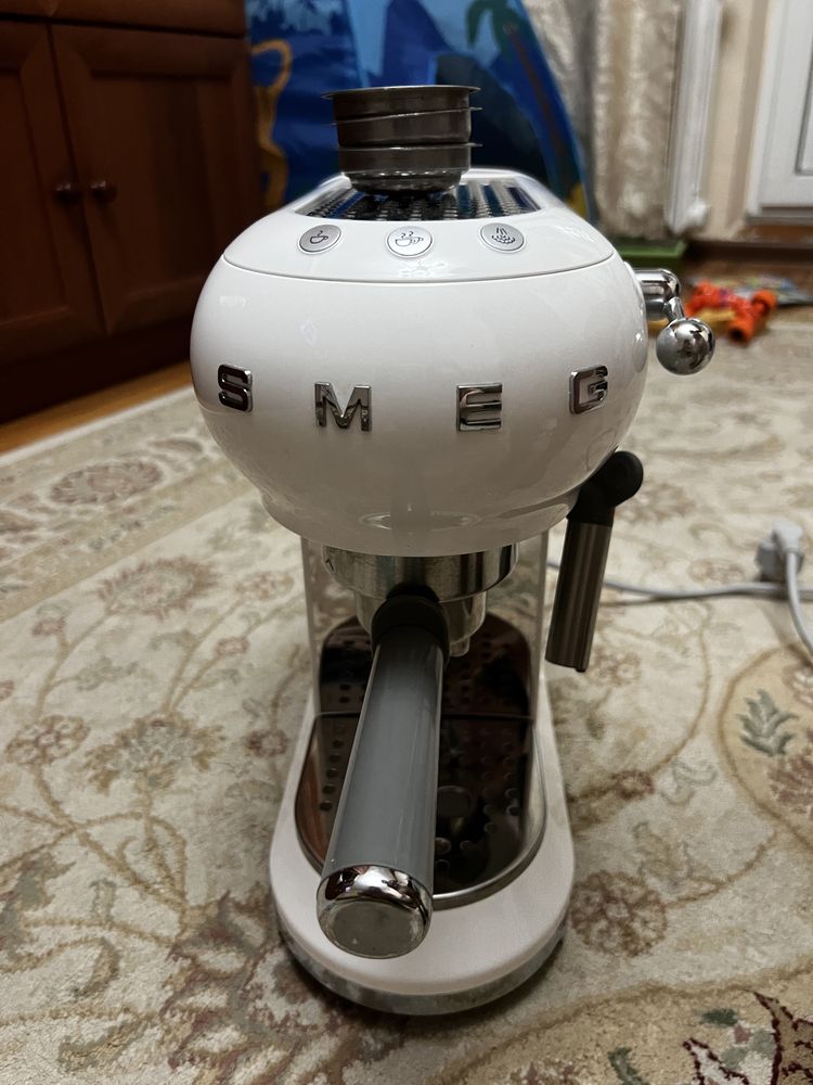 Кофемашина Smeg СРОЧНО