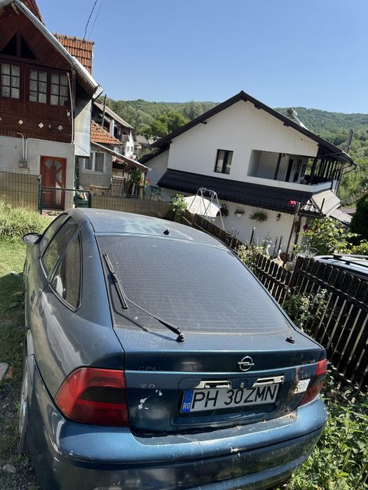 Vând sau dezmembrez Opel Vectra