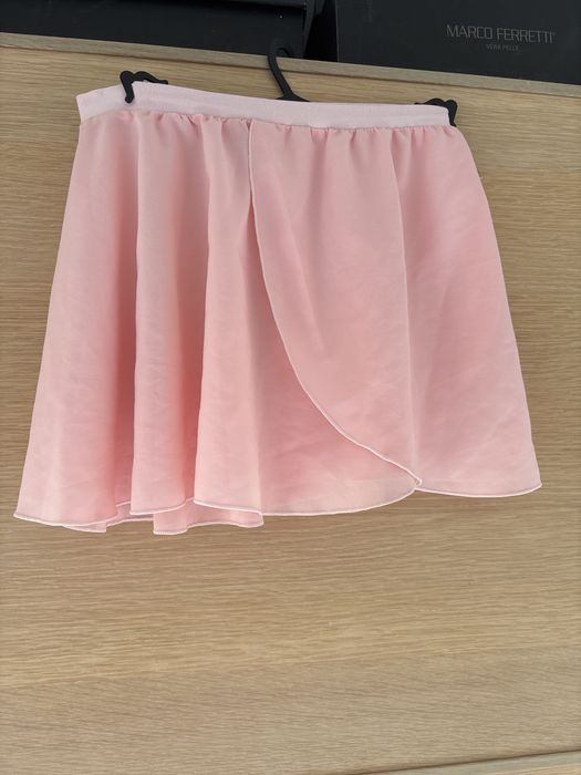 Балетна розова пола за дете.