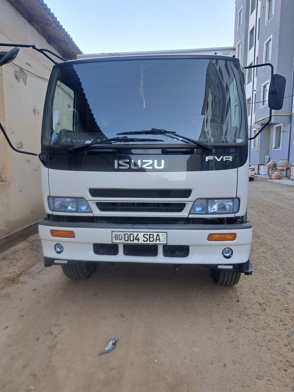 ISUZU 2021 yil ishlab chiqarilgan sotiladi