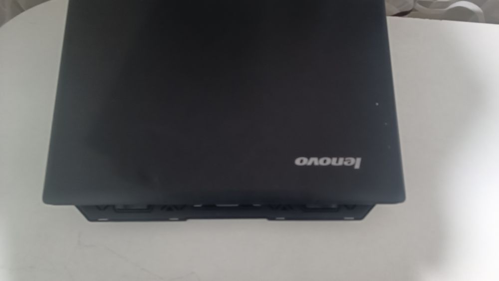 Ноутбук lenovo..