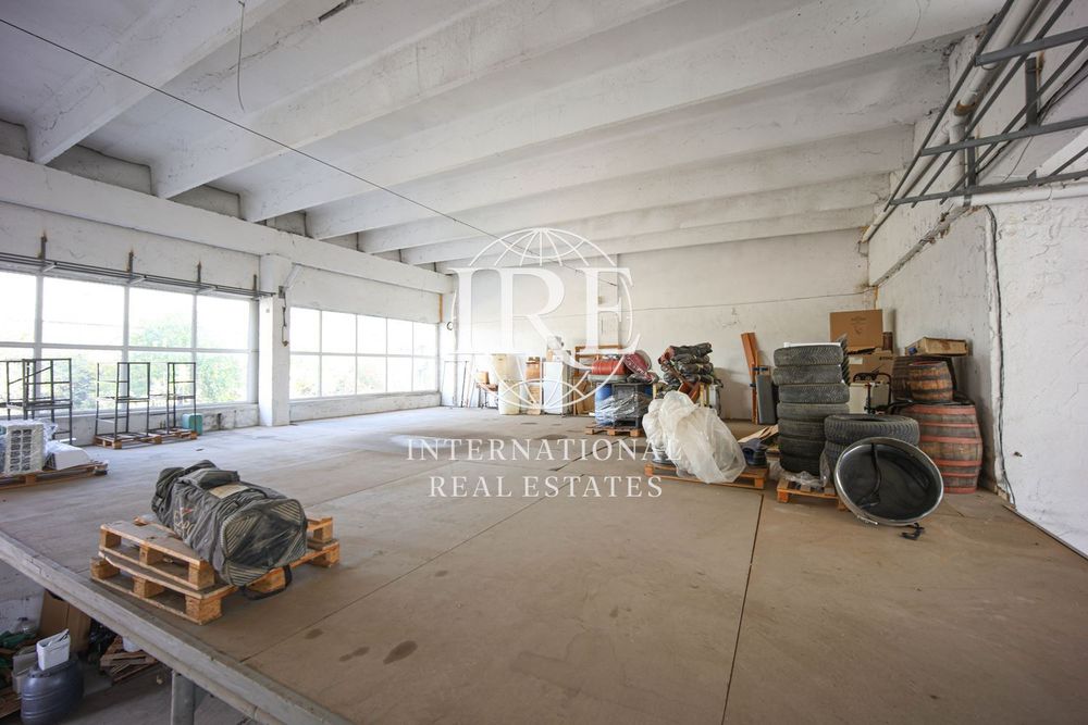 Склад в Добрич-Промишлена зона - Север площ 365 цена 184000