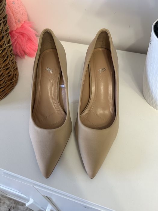 Бежевые туфли ZARA, размер 36 — новые!