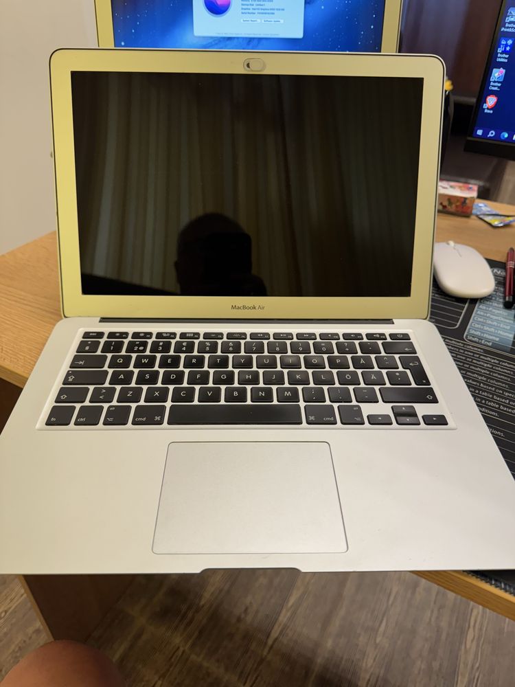 MacBook Air 13-inch 2017