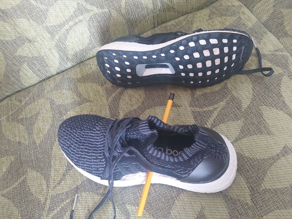 Дамски маратонки Nike и Adidas ultra boost и обувки за футзал Adidas