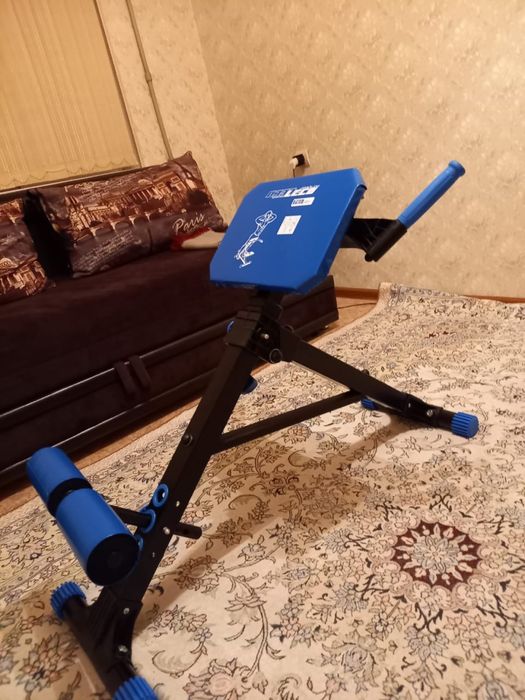 Тренажер для гиперэкстензии