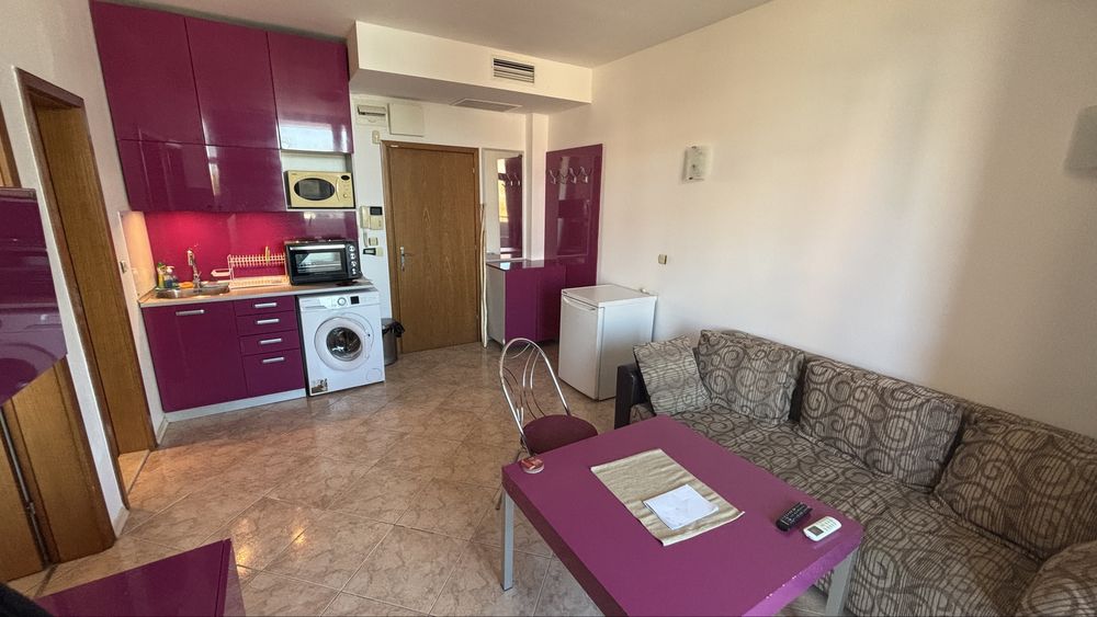 Двустаен апартамент в Слънчев бряг на първа линия