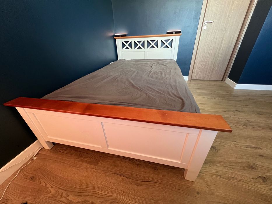 Pat single cu somiera