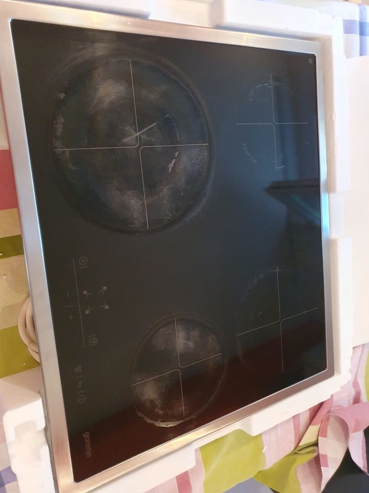 Plită electrică Gorenje.