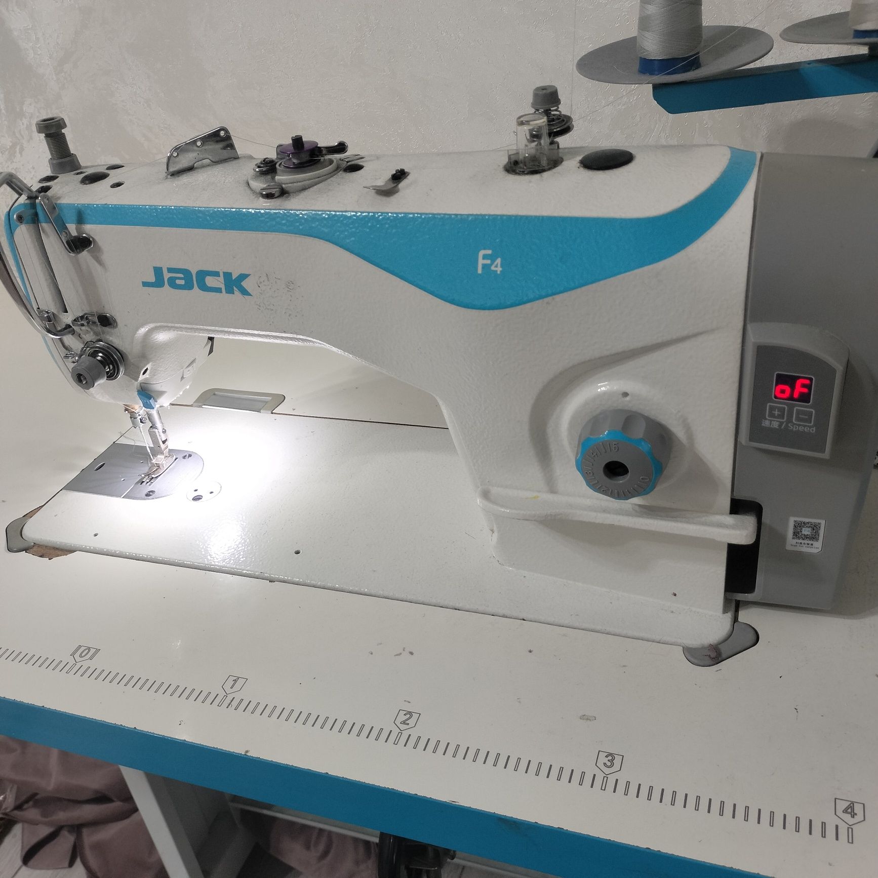 Швейная машина JAK F4