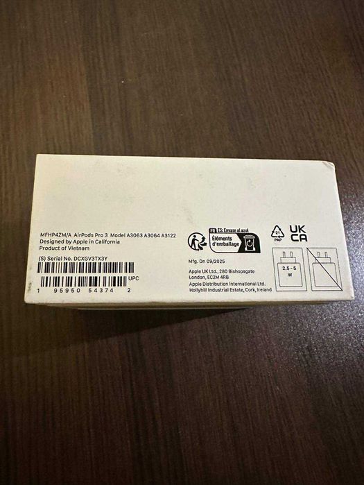 НОВИ Безжични слушалки Apple AirPods Pro 3