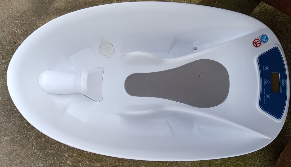 Cădiță pt bebeluși cu cantar și termometru incorporate