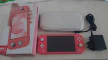 Nintendo Switch Lite + Card microSD 512 GB + Carry Case