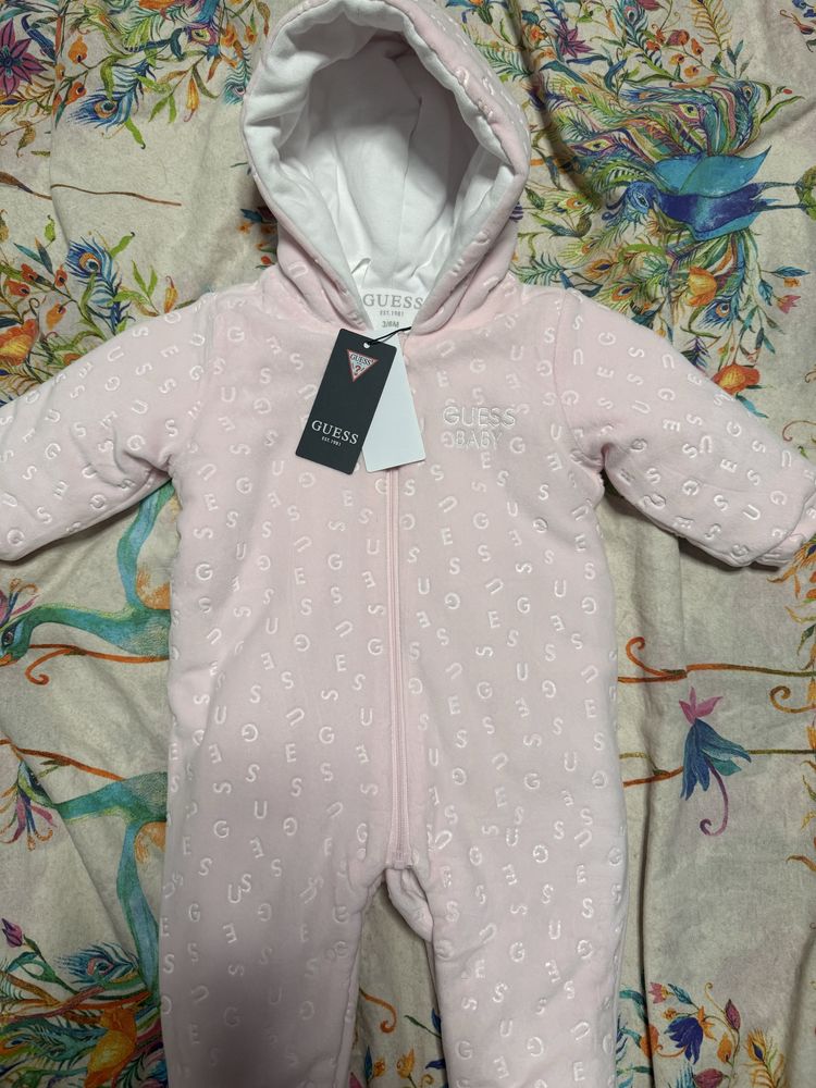 Плюшен космонавт Guess
