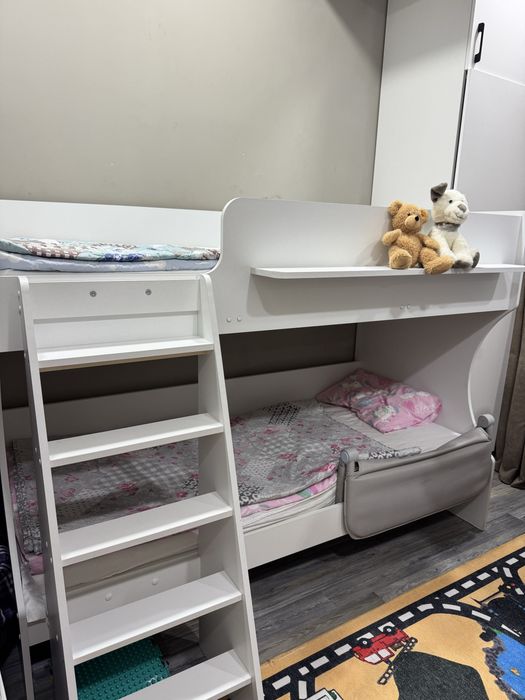 Продам двухъярусную кровать