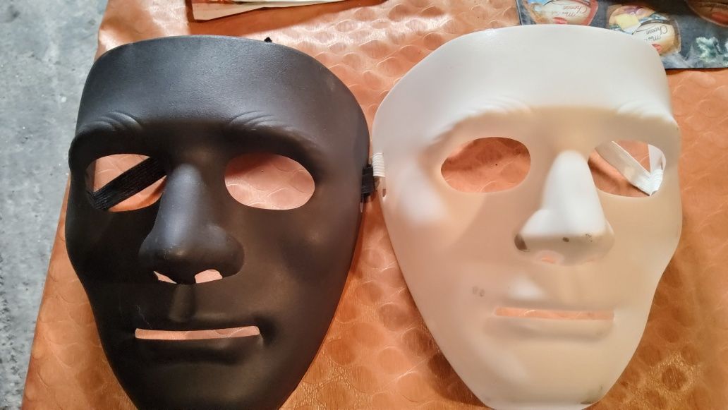 Класически театрални маски