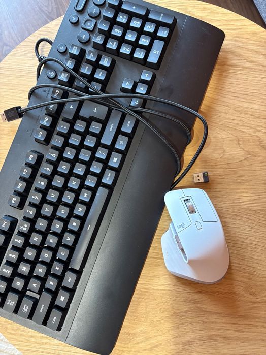 Клавиатура и мишка Logitech