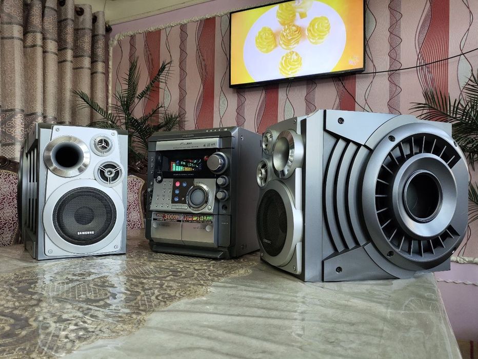 Subwooferli samsung musiqa markazi sotila