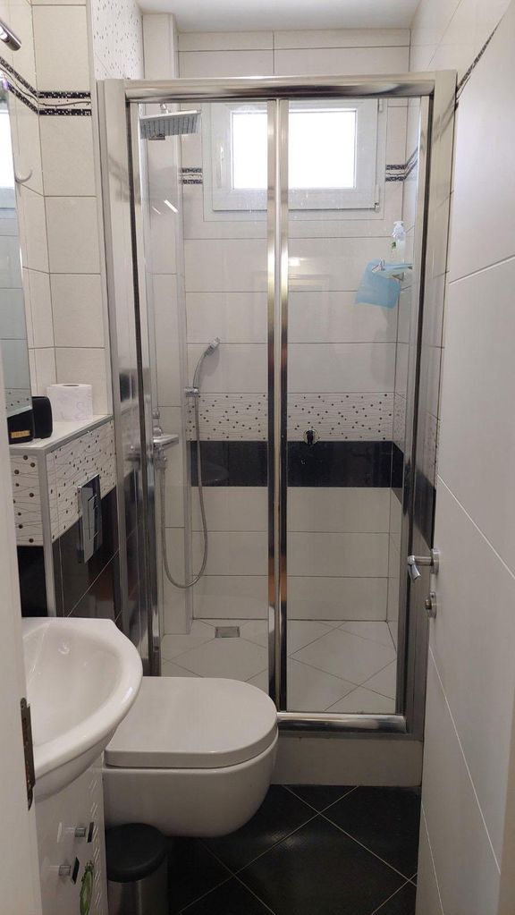 Дава се под наем Етаж от къща в Пловдив, Център - 70 кв.м за 500 € - Снимка #4
