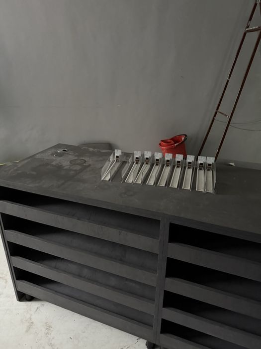 Каса за магазин, стелаж за цигари, стелажи за алкохол