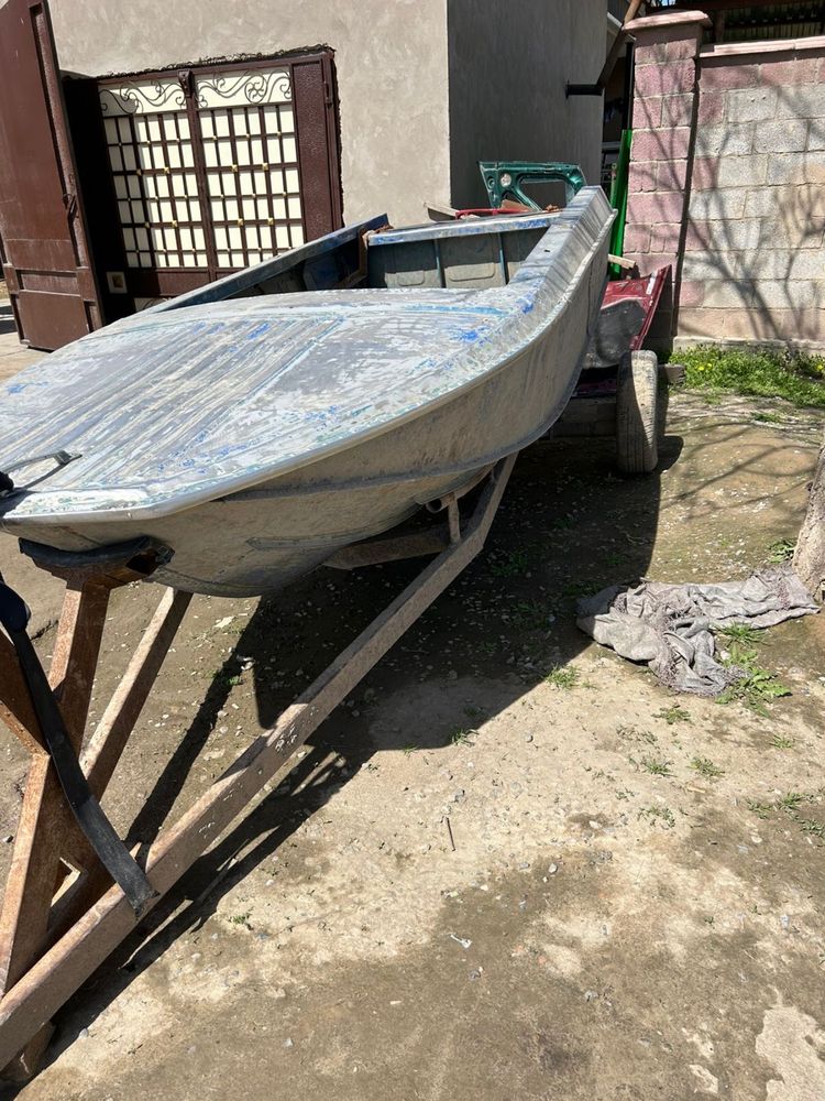 Лодка (қайық) сатылады