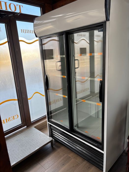 Хладилна витрина двойна
