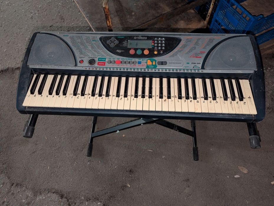 Ретро синтезатор Yamaha