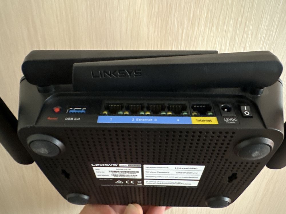 Linksys EA8300 - Tri-Band AC2200 WiFi a/b/g/n/ac