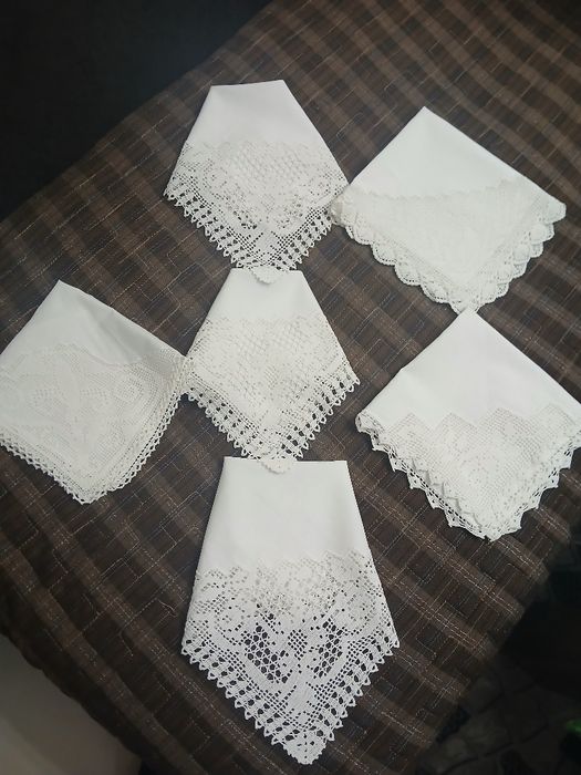 Ръчно бродирани сфетки и карета